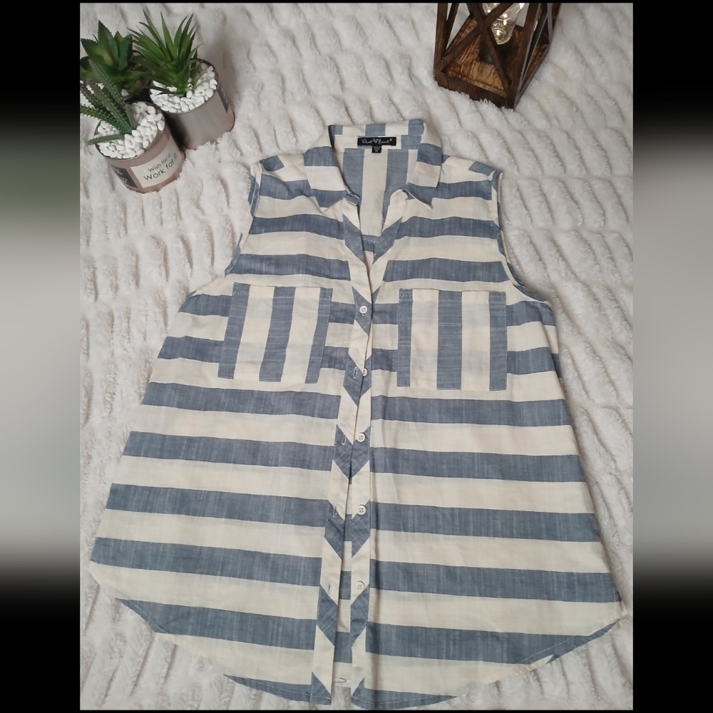 Nordstrom Rack Blue and White Striped Sleeveless Top - Picture 5 of 6